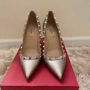 Valentino Gold Metallic Pumps